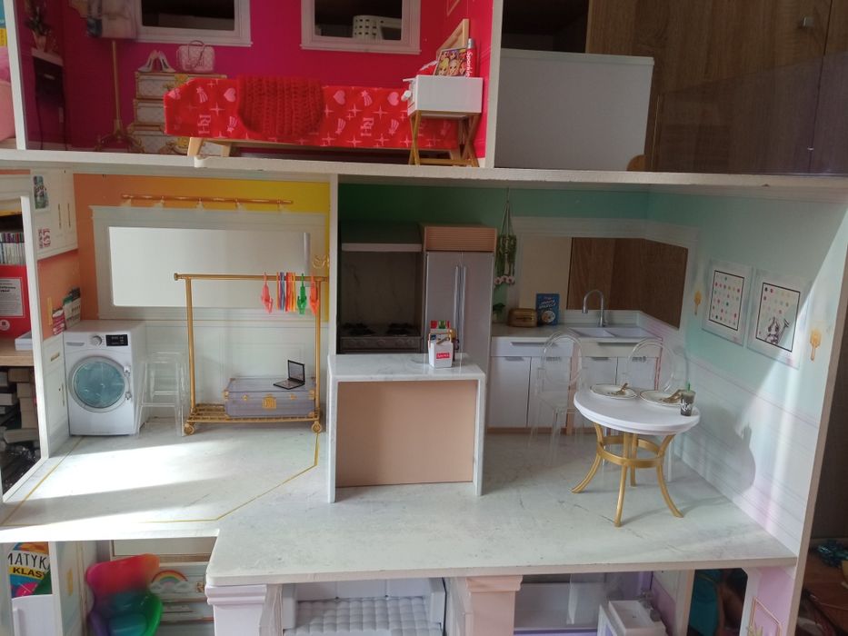 Domek dla lalek Rainbow High + akcesoria + lalki