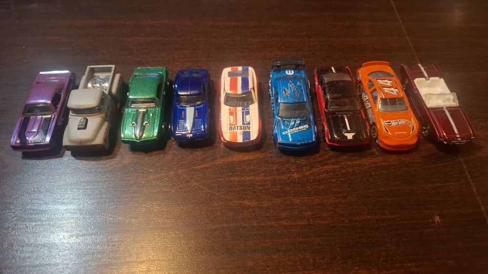 Hot Weels najtaniej na polskich aukcjach 4złszt..