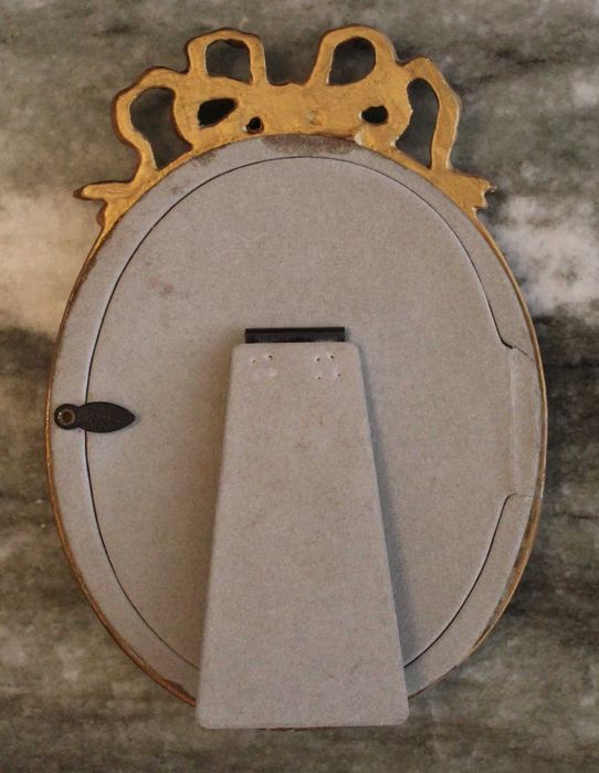 Moldura vintage, anos 60 em marfinite pintada a dourado