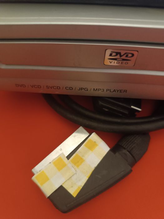 Boa tarde vendo  um DVD com filmes para v crianças e 3 para adultos