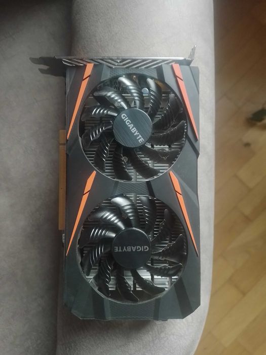 продам комплектующі пк Radeon (TM) RX 460 Series (4 GB)