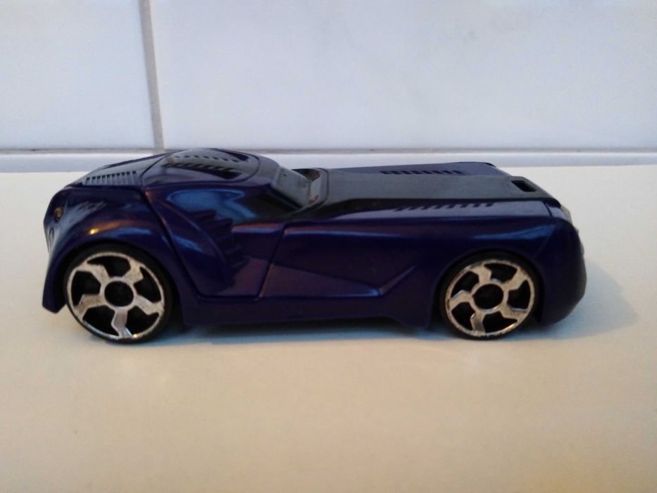 Carro Azul e Negro Hot Wheels 2BC