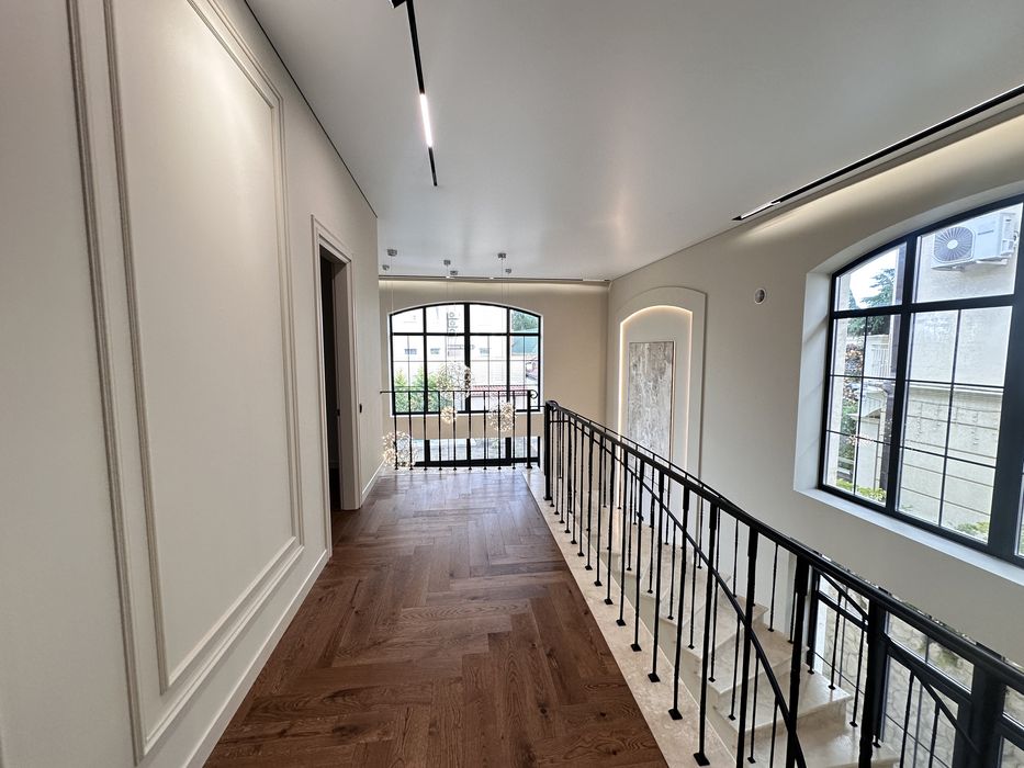 Новый эксклюзивный дом с ремонтом на Фонтане бассейн гараж