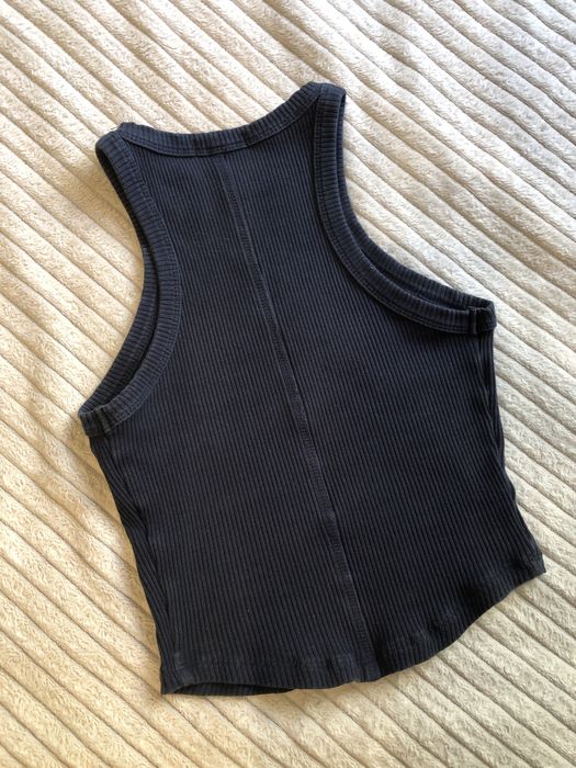 Жіноча коротка майка