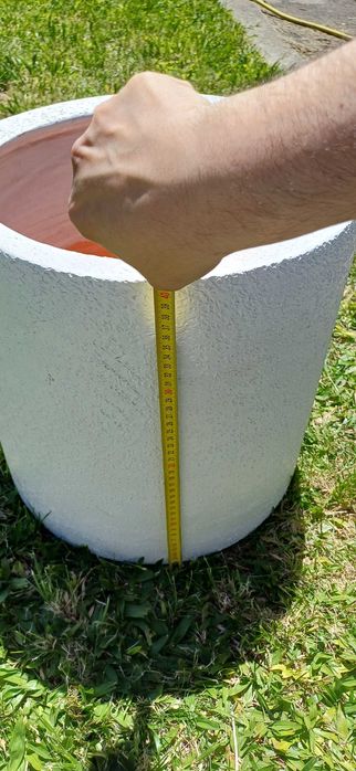 Vendo vaso branco para jardim
