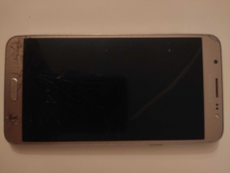 Смартфон Samsung Galaxy J7 (2016) SM-J710. Під заміну екрану.
