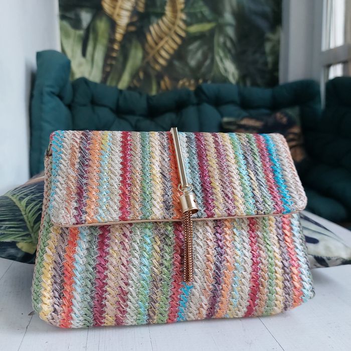 NOWA kolorowa torebka na zlotym łańcuszku