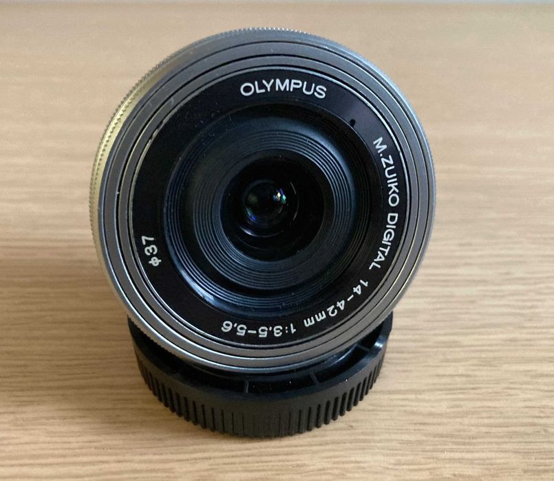 Olympus Pen E-PL6 + M.Zuiko 14-42mm EZ