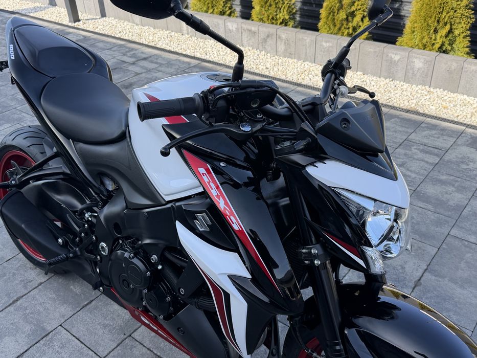 Suzuki gsx s 1000