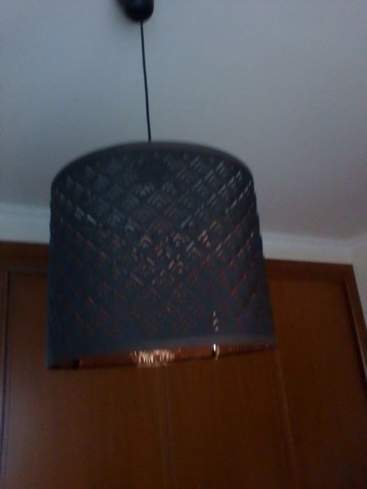 Candeeiro de teto ikea + candeeiro de mesinha de cabeceira ou cómoda