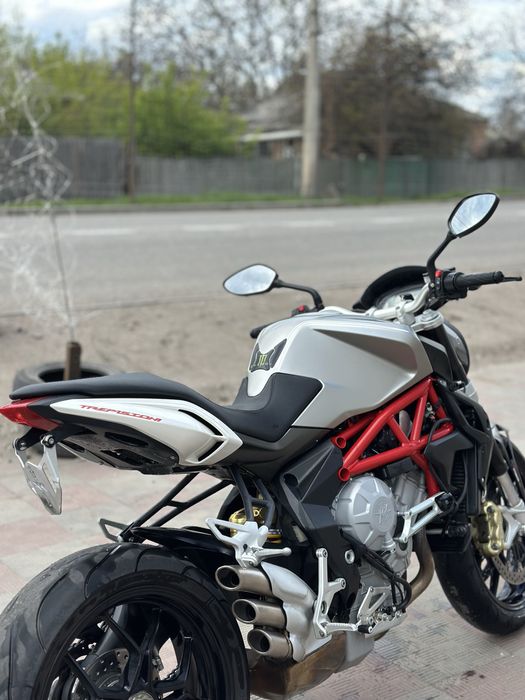 MV Agusta Brutale 800
