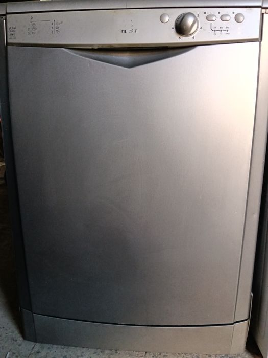 Entrega garantia máquina de loiça Indesit cor cinza