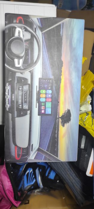 Портативний автомобільний стереопрогравач на базі Android