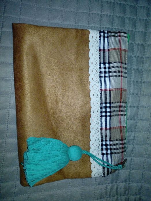 Bolsa em tecido, camurça e rendas - Feita à mão. Nova