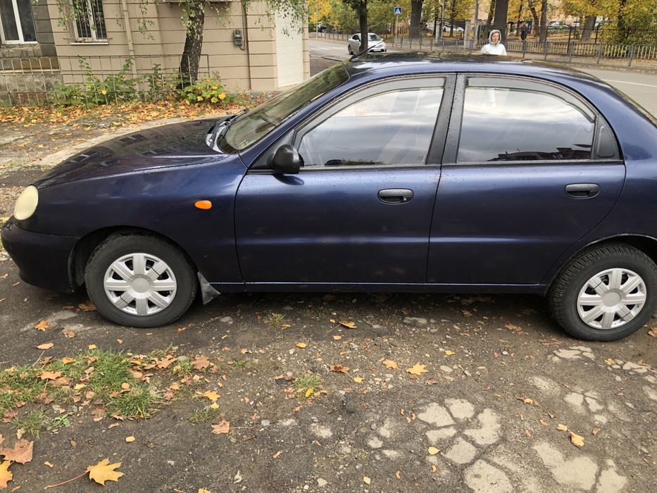 Автомобіль Daewoo lanos