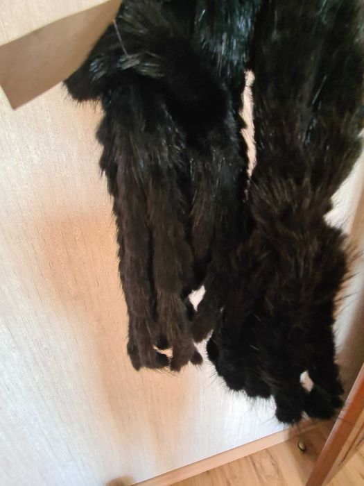 Продам жіночі норкові шарф і шапку.