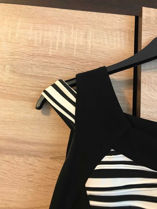 Sukienka wyszczuplająca