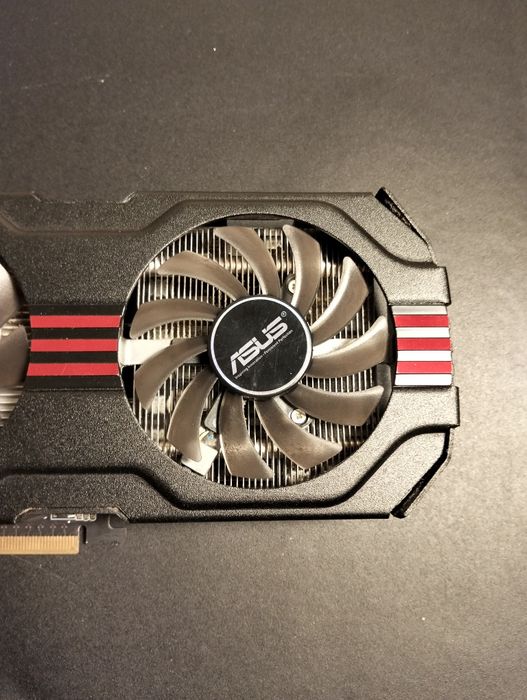 Placa gráfica Asus GTX 560 Direct CU