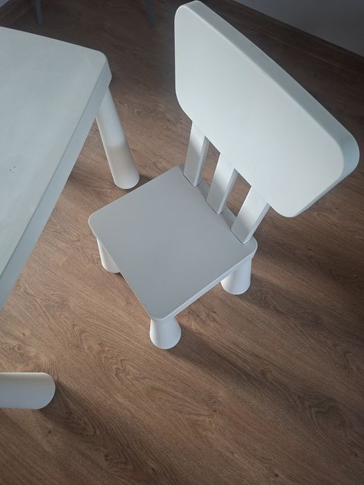 Stolik z krzesełkiem mammut ikea