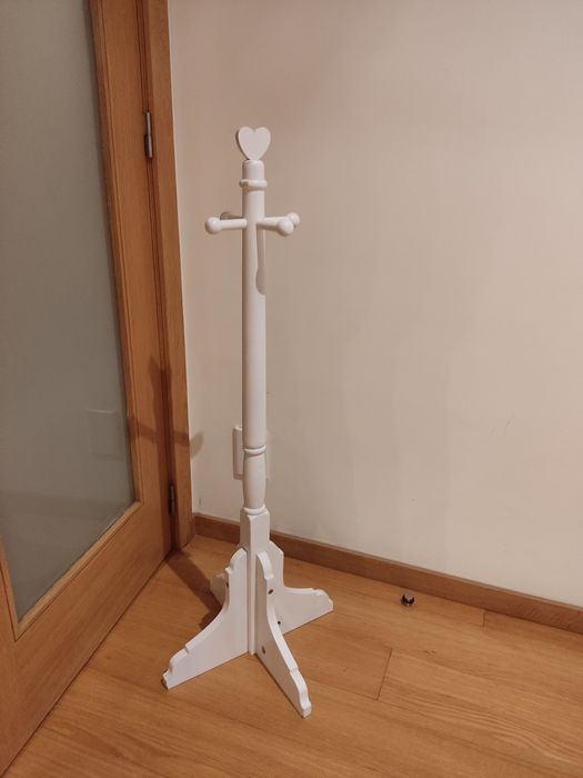 Cabide em madeira branca para criança