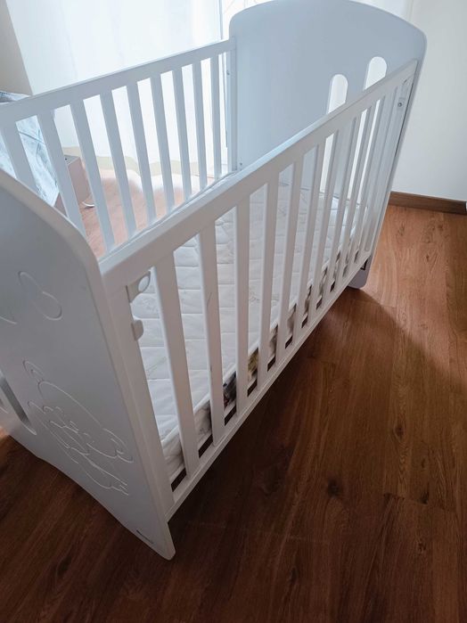 Cama Bebé+Colchão em bom estado