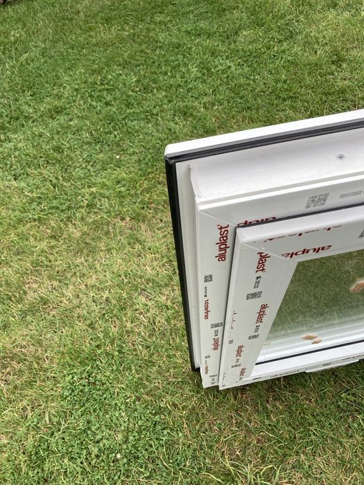 Okno okna pcv do plyty warstwowej 2szt takie same