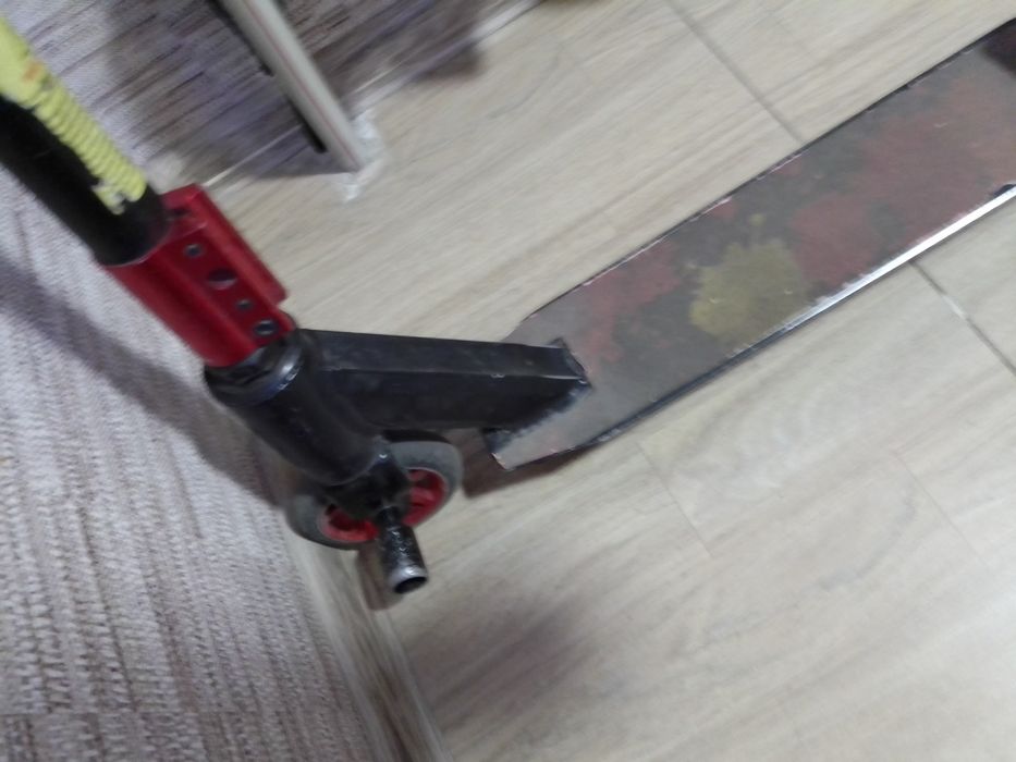 Продам самокат трюковий