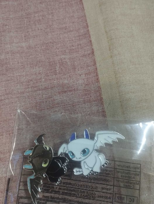 Металлический значок, пин "Как приручить дракона. Пара-2шт.