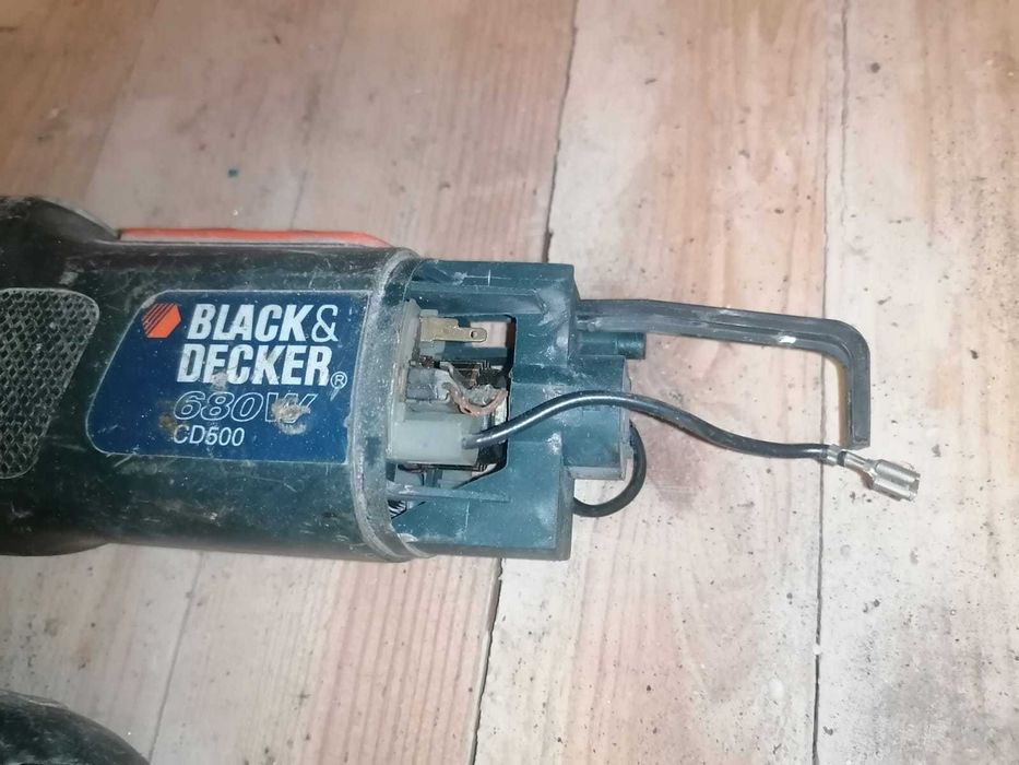 Rebarbadora Black & Decker CD500 680W (Para Peças / Reparação)