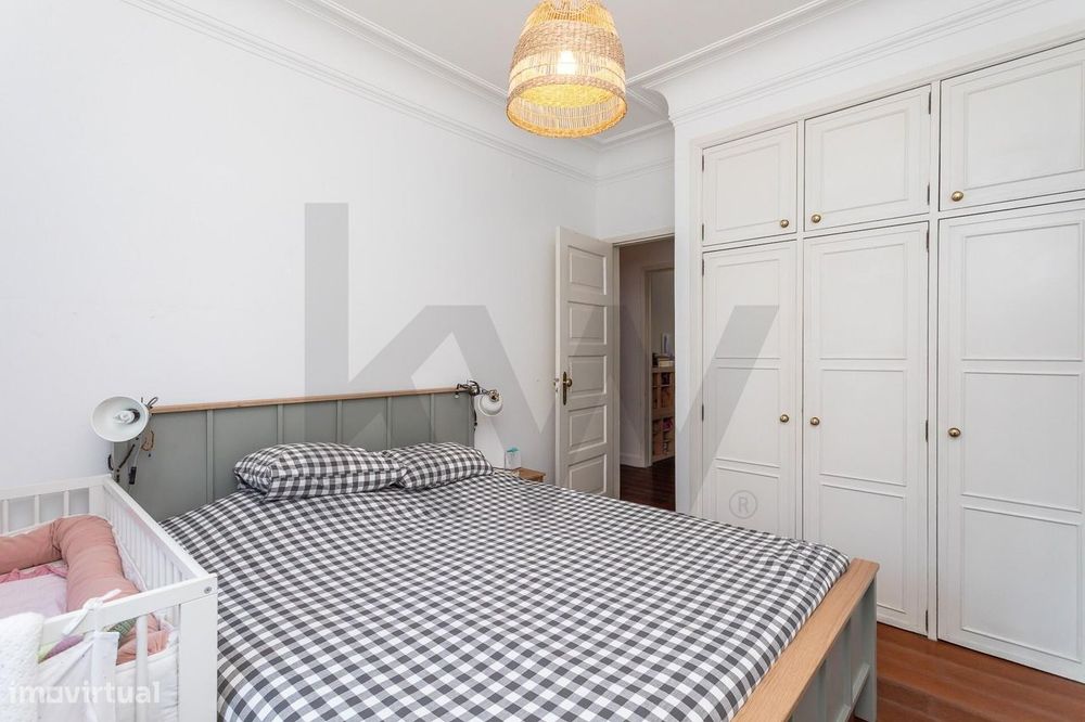 Apartamento T3 com sótão e terraço de utilização exclusiva - Av. de Ma