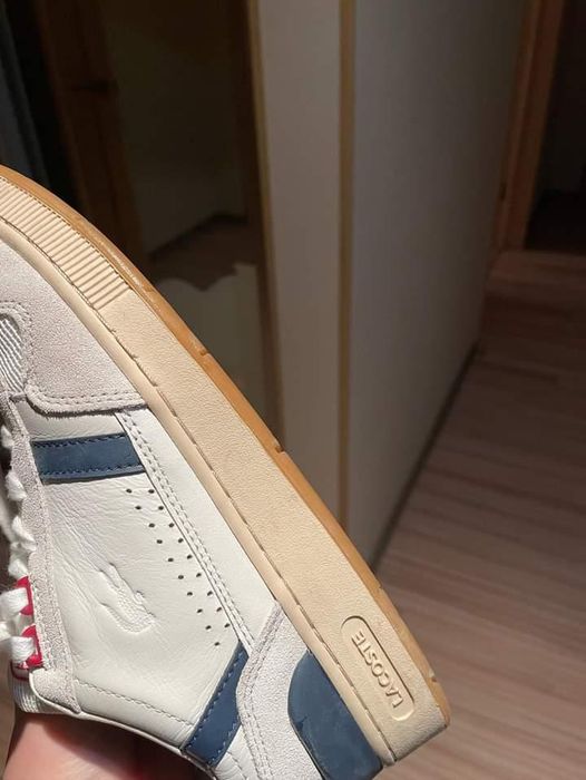 Кросівки жіночі Lacoste