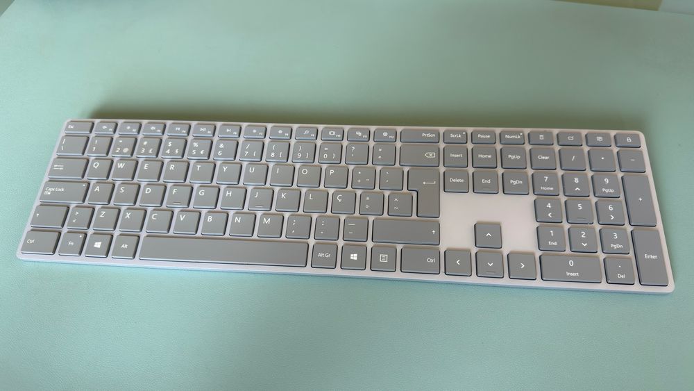 Teclado Bluetooth Microsoft Surface Keyboard
