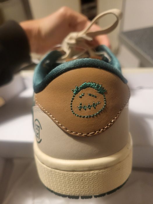 Travis Scott x air Jordan low 39