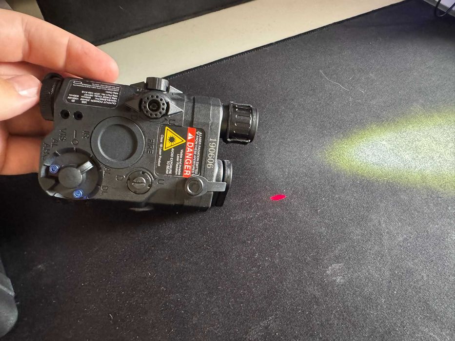 An/Peq-15 Element Illuminator Laser Module
