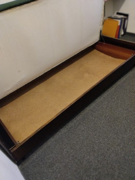 Tapczan jednoosobowy że skrzynią