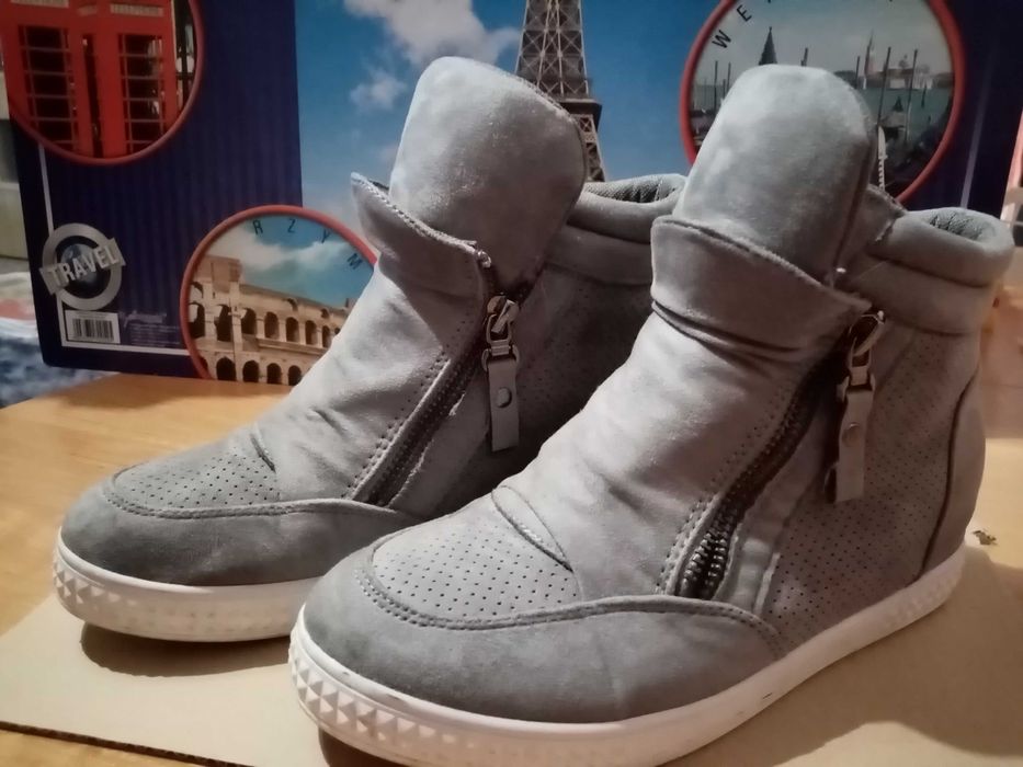 Szare buty na ukrytej koturnie, rozmiar 38