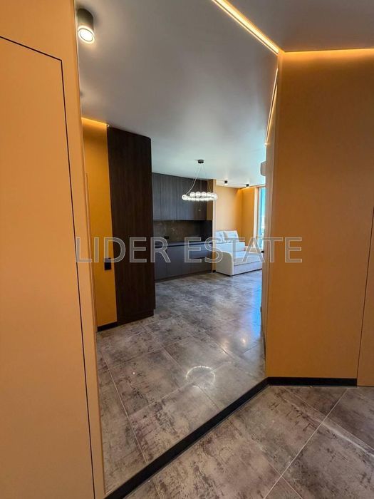 Продам 1,5 кімн. квартиру 43 м² у ЖК KRONA house, Ужгород, 9/9 пов. Забронюй зараз!