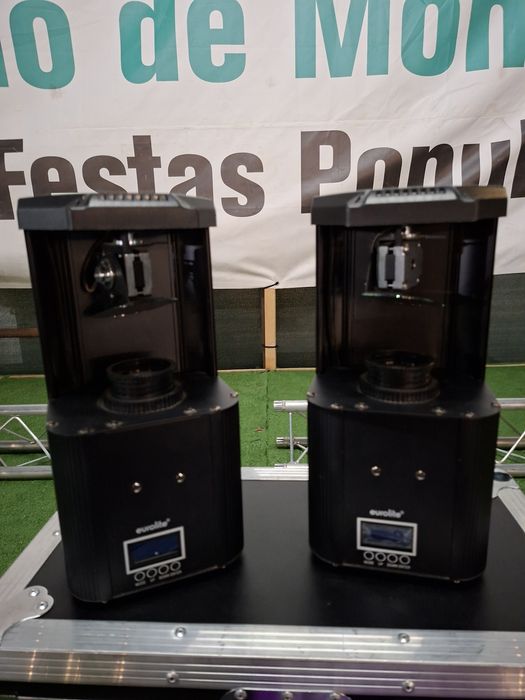 2 Robôs scanner Eurolite Led TSL-150