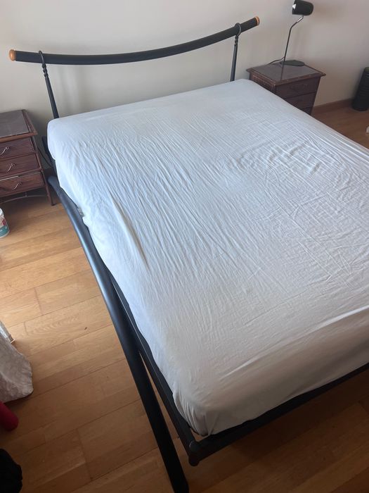 Cama de casal com estrado (1,4x2,0m)