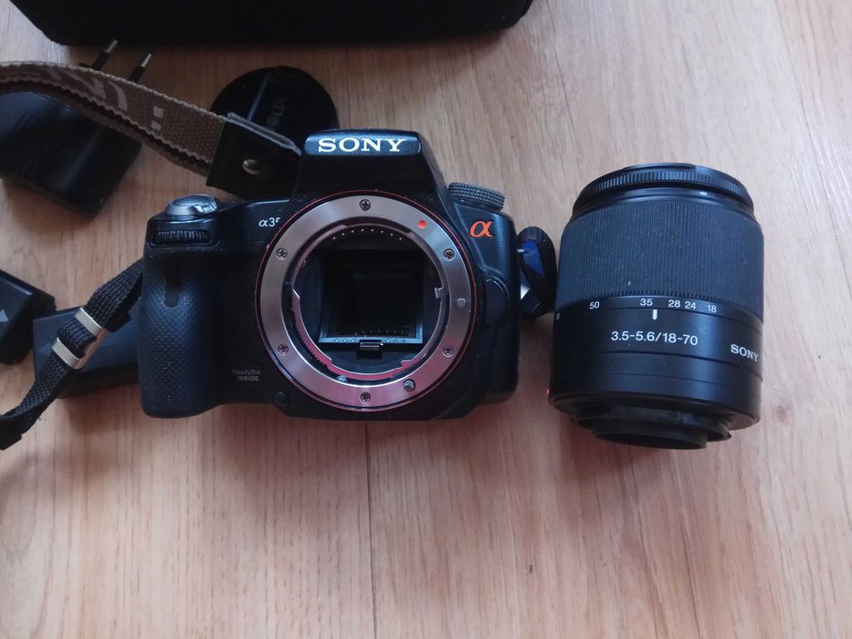Якісна цифрова дзеркальна камера Sony Alpha SLT-A35 об'єктив 18-70mm