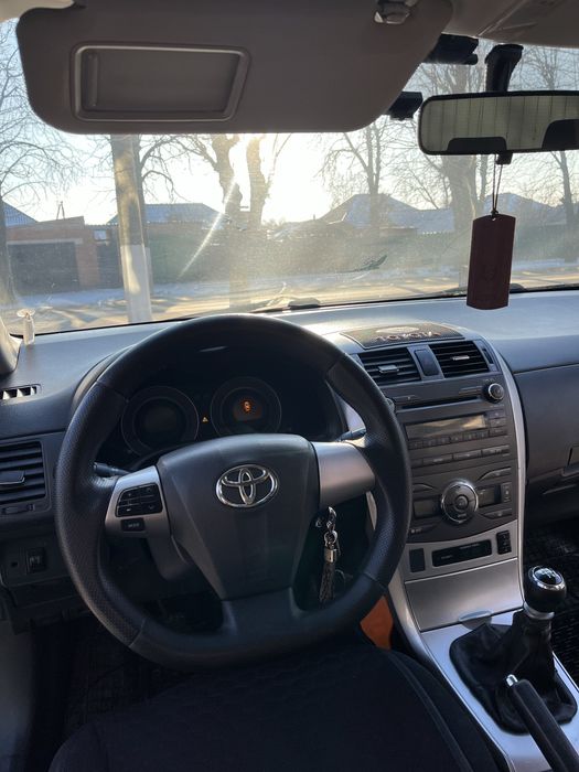 Продам Toyota corolla 2012