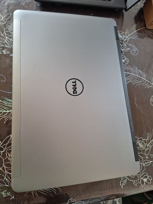 Бізнес класа ноутбук,4ядра,8 озу,500gb hdd,акб держить