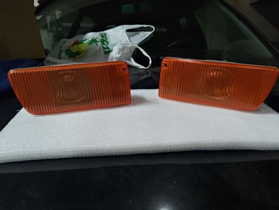 Corrado piscas laranjas