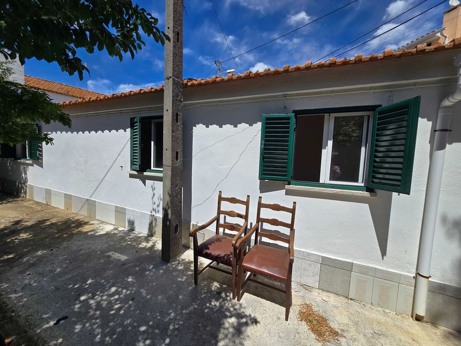 Casa 3 divisões arrendar Caparide
