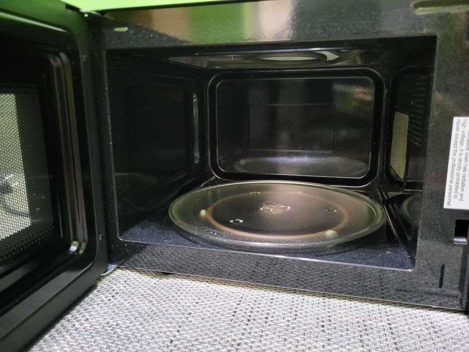 Kuchenka mikrofalowa HISENSE