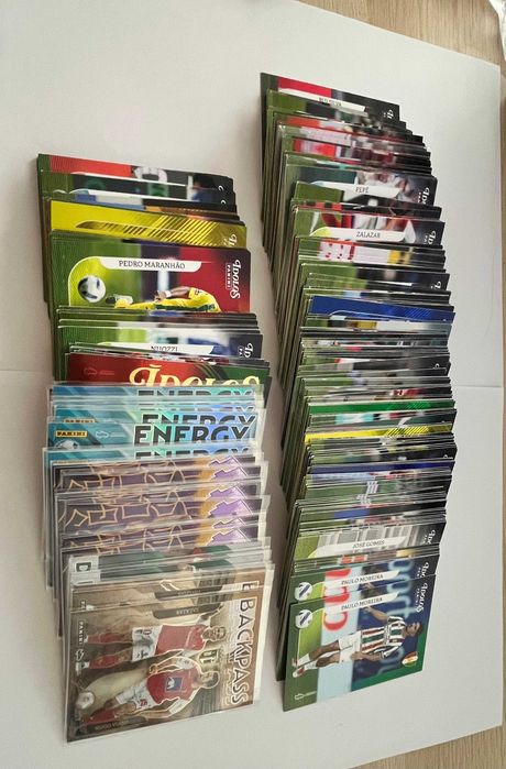 Lote de aproximadamente 400 Cartas da coleção Idolos 2025-26