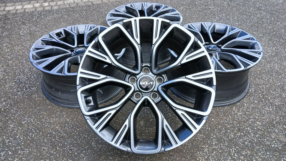 19"  Kia Stinger  Oryginal 5x114,3  8j  8,5j   Super Stan z czujnikami tpms