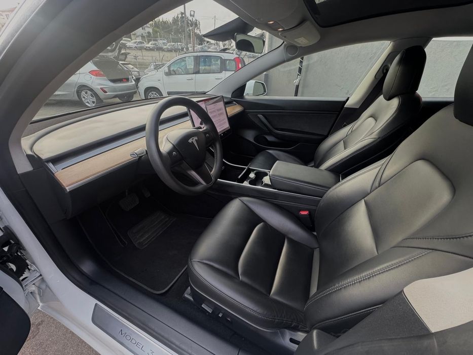 Tesla Model 3 Standard Range Plus RWD