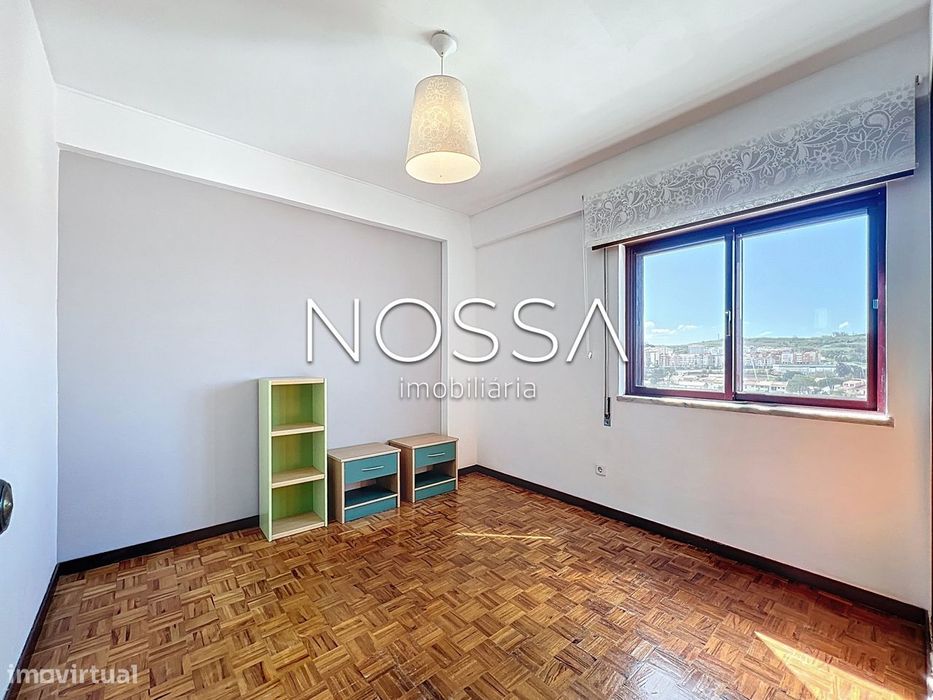 Apartamento T3 na Urb. Quinta das Serralheiras - Algueirão