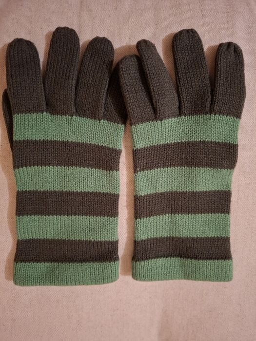 Włóczkowe rękawiczki